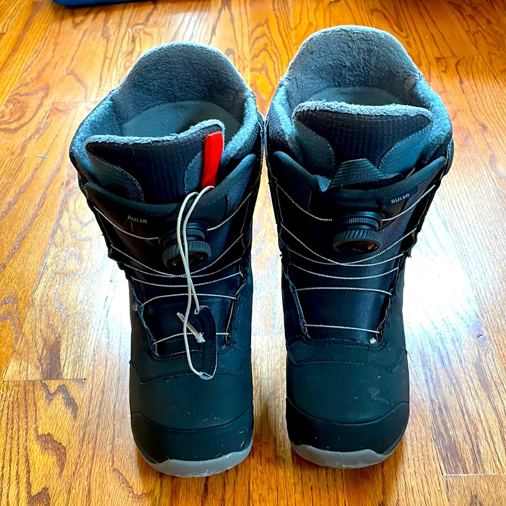 Burton BOA snowboarding boots. Size 8.